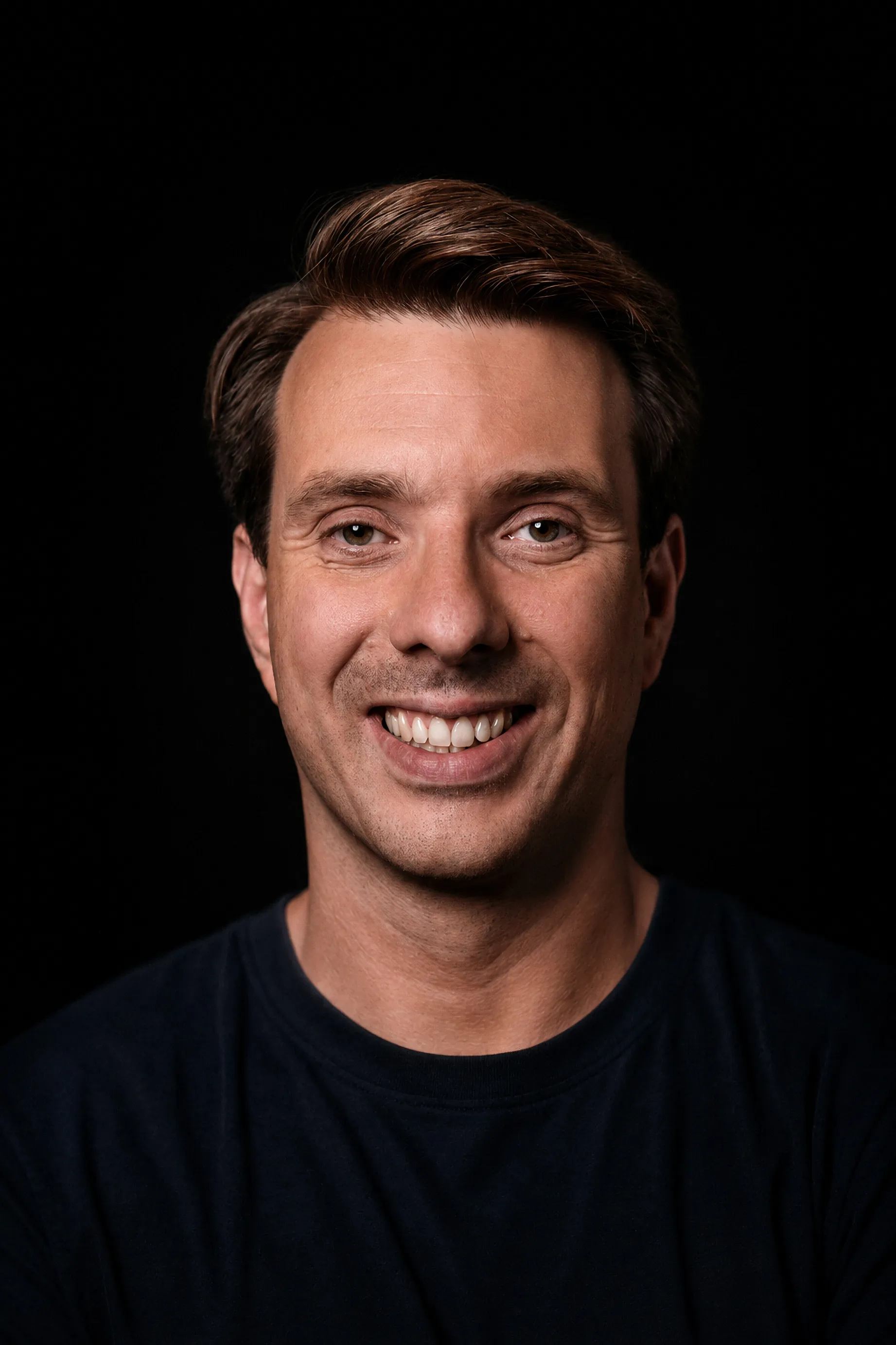 Max Baasner schaut sich bestehende Websites persönlich an